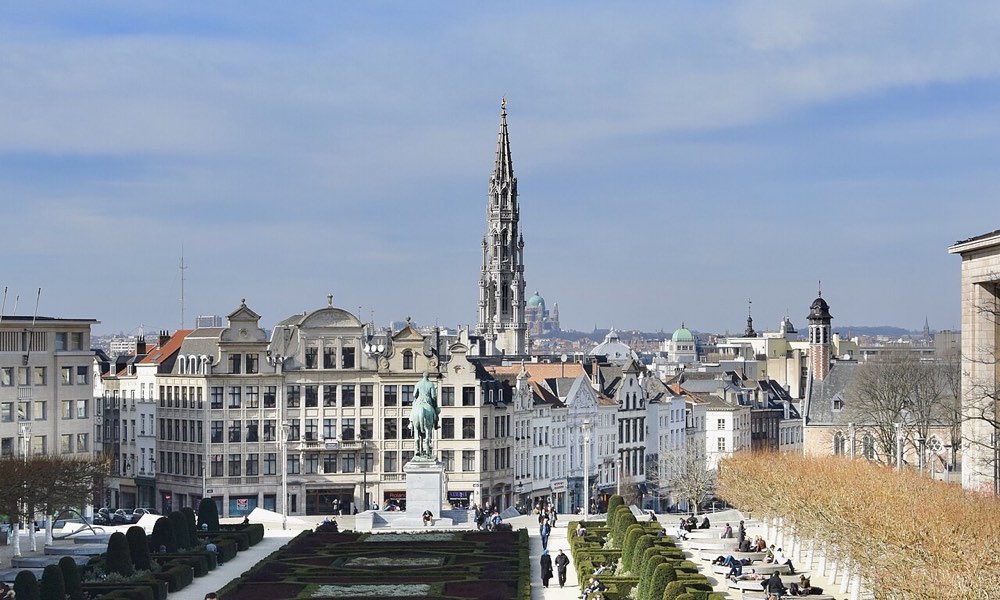 Louer en courte durée à Bruxelles : enregistrement, attestations et taxe (2026)