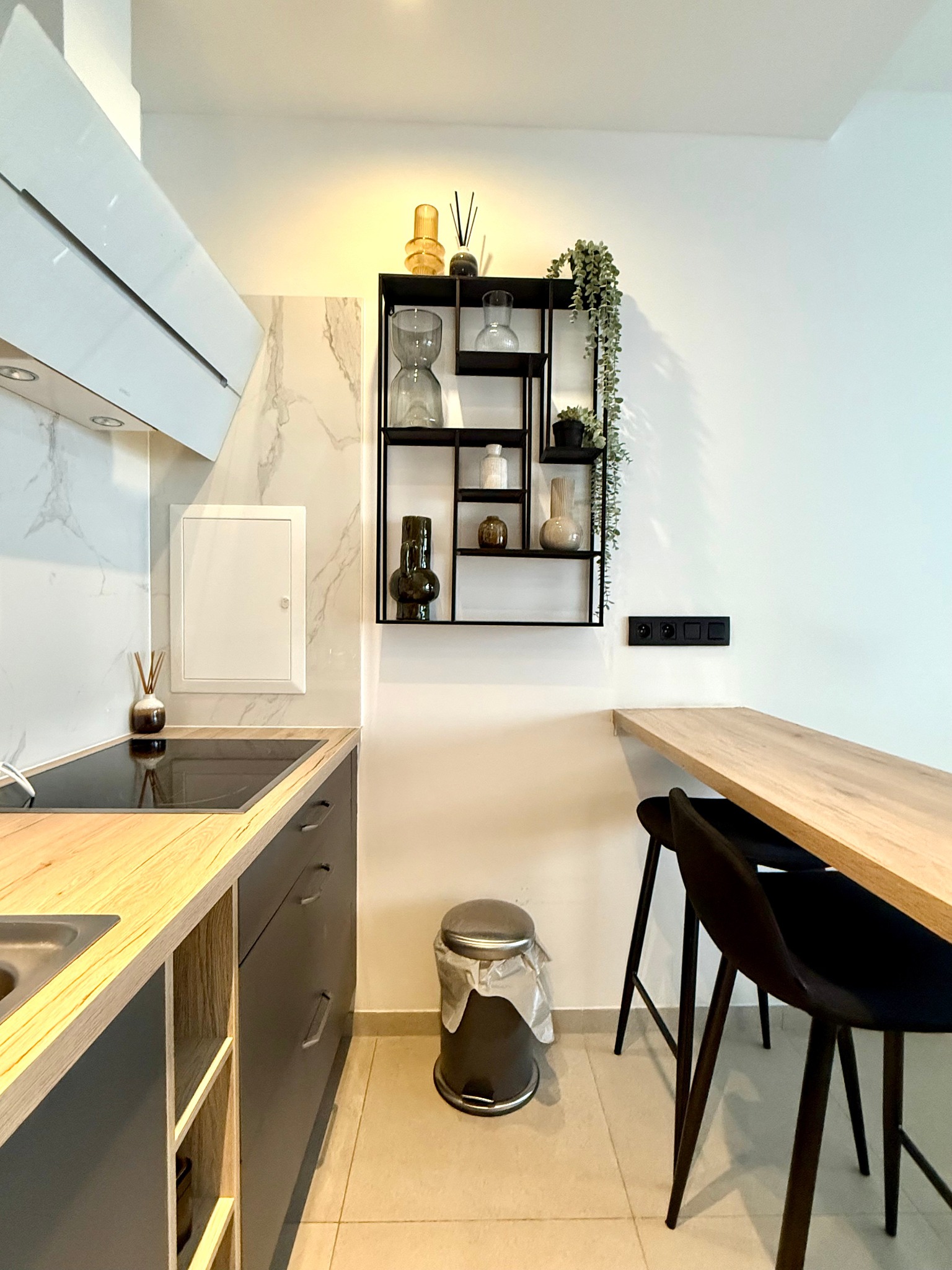 Studio Airbnb à Anvers — Pied-à-terre parfait — fonctionnel & inspirant | Hexuvium