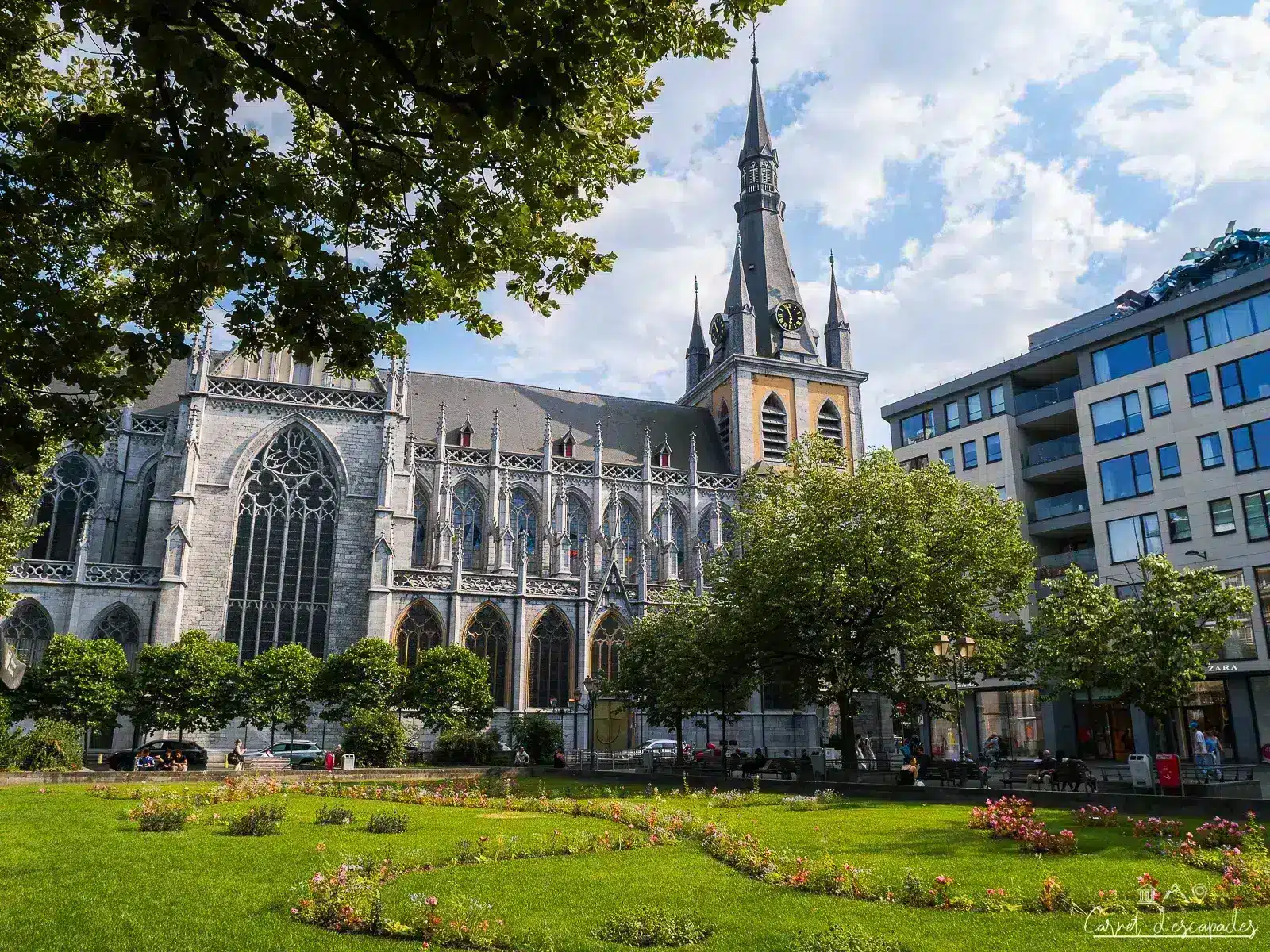 Location courte durée avec services de conciergerie près de la Cathédrale de Liège.